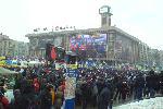 Евромайдан 7.12.2013 - митинг нон-стоп. Всё транслируется на большой экран захваченного Дома Профсоюзов