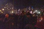 Евромайдан - ночь нападения - 11 декабря - Депутат Андрей Шевченко подбадривает народ - вот откроется метро и нас набежит больше и менты обломаются