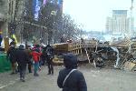 Евромайдан - ночь нападения - 11 декабря - Вот так баррикада - попиленная - выглядит со стороны атакующих