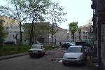 Во дворе перед концертом пили пиво. Кстати, его на улице запрещено пить.