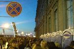 Разведённый мост я наблюдал из очереди в сортир...