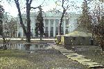 Шизоправославные вигвамы напротив Верховной Рады