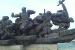 Такие солдаты убивают просто своими позами