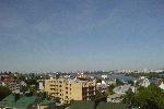 Вид на - нет, это не река, а водохранилище, посреди города