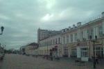 Тамбовский "Арбат". Многолюдный и жизнерадостный :) Справа выделяется облезлая "Русь". Гостиница