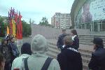 - А что это у вас тут такое? - Гуляем, фотографируемся...
